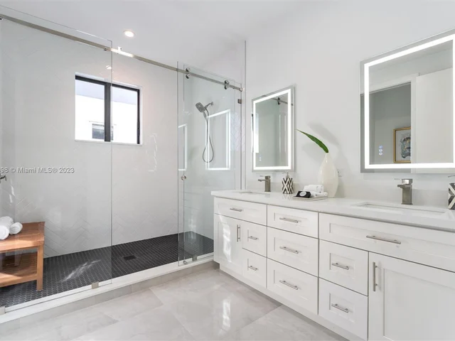 805 NE 16th Terrace # 1, Fort Lauderdale FL 33304