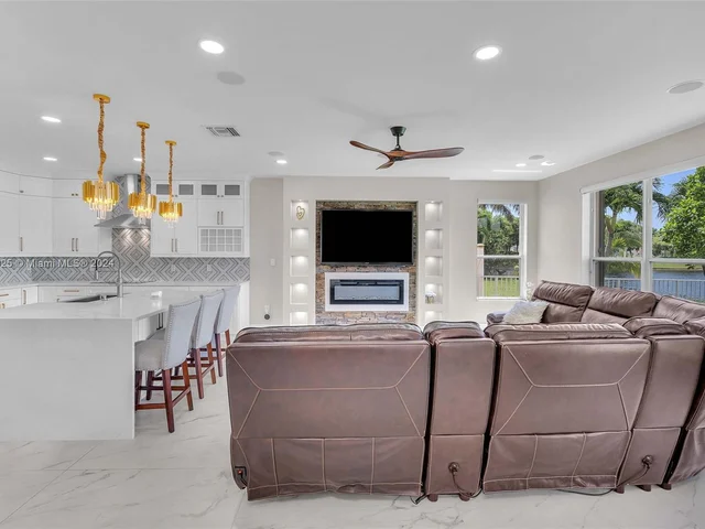 15234 SW 19th St, Miramar FL 33027