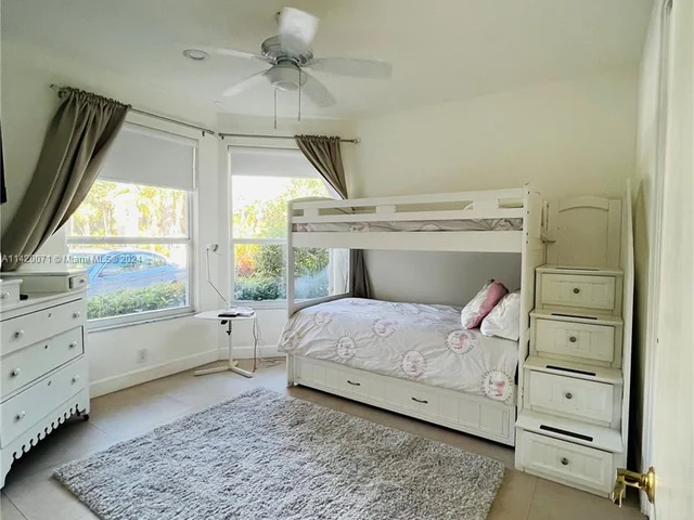 3280 Paddock Rd, Weston FL 33331