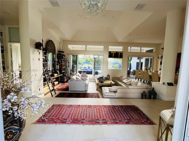 3280 Paddock Rd, Weston FL 33331