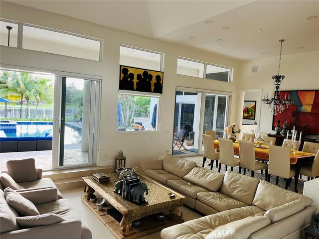 3280 Paddock Rd, Weston FL 33331