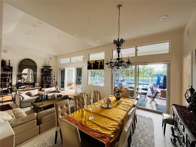 3280 Paddock Rd, Weston FL 33331