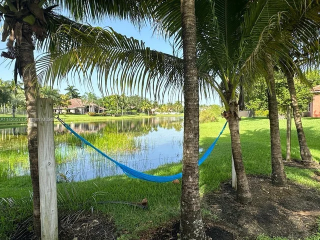 3280 Paddock Rd, Weston FL 33331