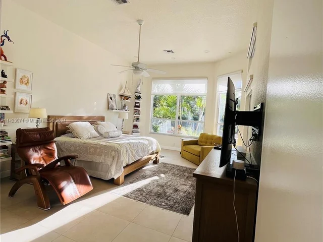 3280 Paddock Rd, Weston FL 33331