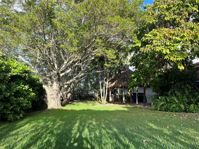 3280 Paddock Rd, Weston FL 33331