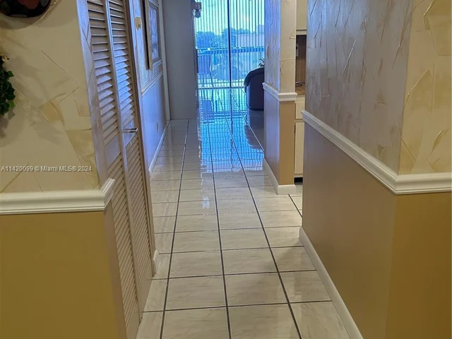 2625 NW Collins Ave. # 610, Miami Beach FL 33140