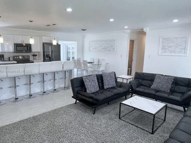 325 SE 4th Ave, Dania Beach FL 33004