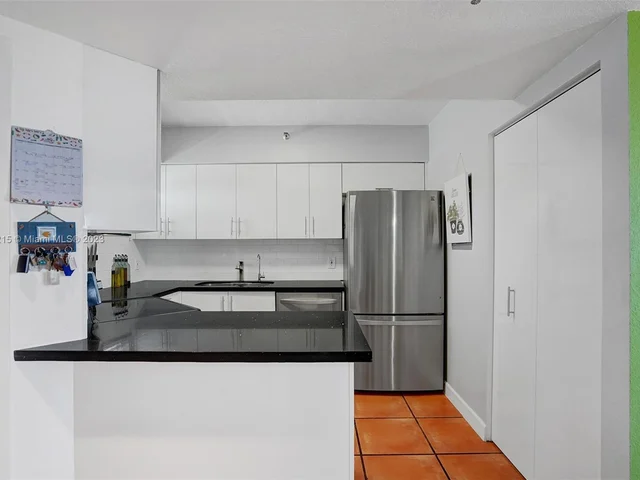 9156 Collins Avenue Unit 406, Surfside FL 33154