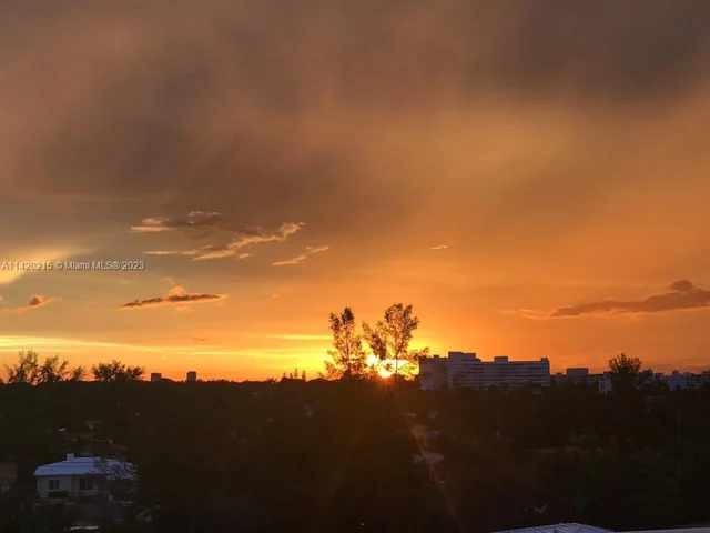 9156 Collins Avenue Unit 406, Surfside FL 33154