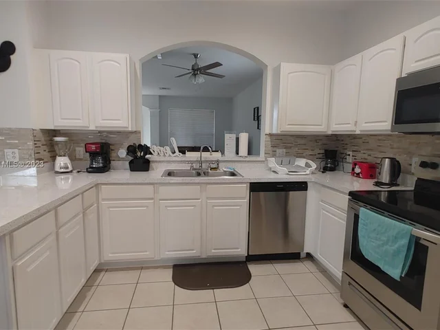 7751 BASNETT CIRCLE, Kissimmee FL 34747