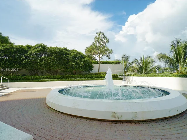 1000 W Island Blvd # 610, Aventura FL 33160