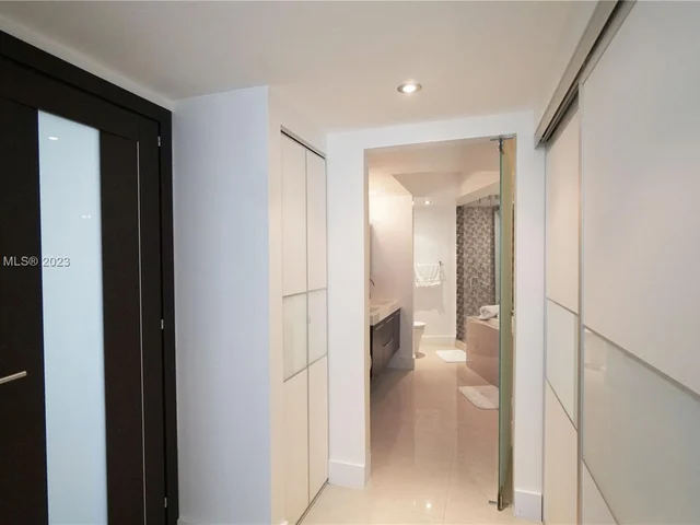 1000 W Island Blvd # 610, Aventura FL 33160