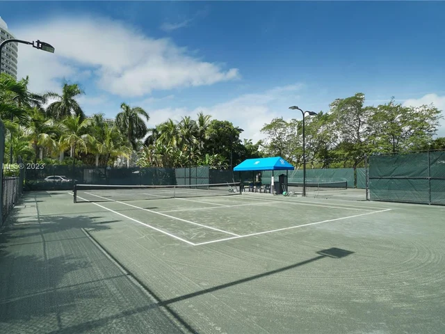 1000 W Island Blvd # 610, Aventura FL 33160