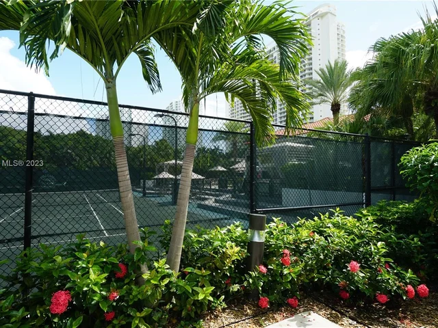 1000 W Island Blvd # 610, Aventura FL 33160