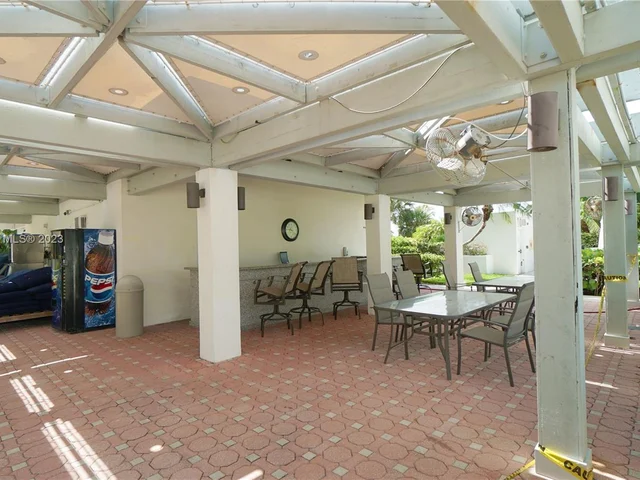 1000 W Island Blvd # 610, Aventura FL 33160