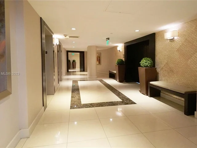 1000 W Island Blvd # 610, Aventura FL 33160