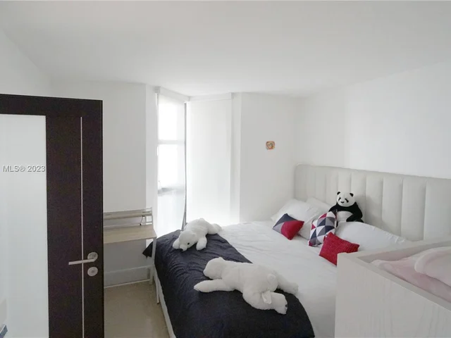 1000 W Island Blvd # 610, Aventura FL 33160