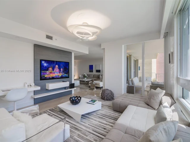 789 Crandon Blvd # 1006, Key Biscayne FL 33149