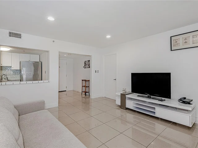 5225 Collins Ave # 407, Miami Beach FL 33140