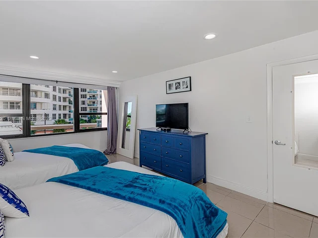 5225 Collins Ave # 407, Miami Beach FL 33140