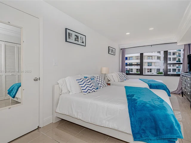 5225 Collins Ave # 407, Miami Beach FL 33140