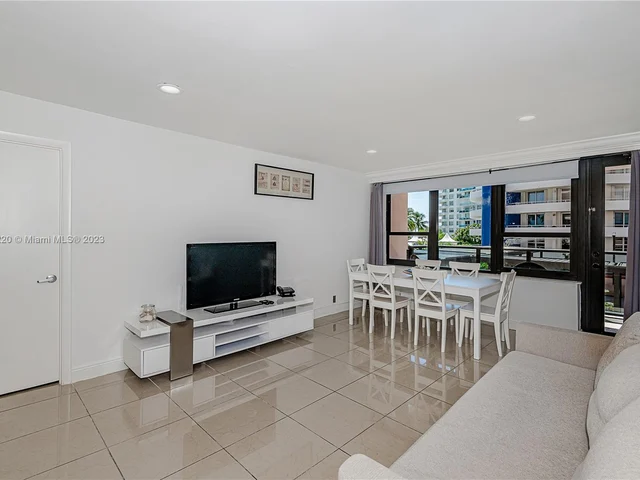 5225 Collins Ave # 407, Miami Beach FL 33140