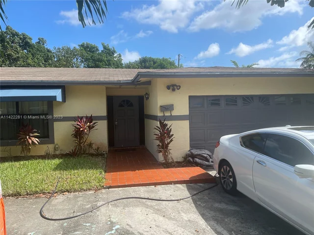 251 SW 16th St, Pompano Beach FL 33060