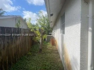 251 SW 16th St, Pompano Beach FL 33060
