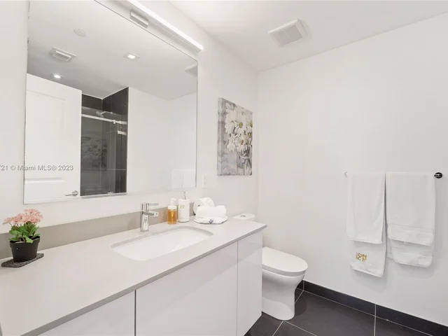 1600 NE 1st Ave # 3701, Miami FL 33132