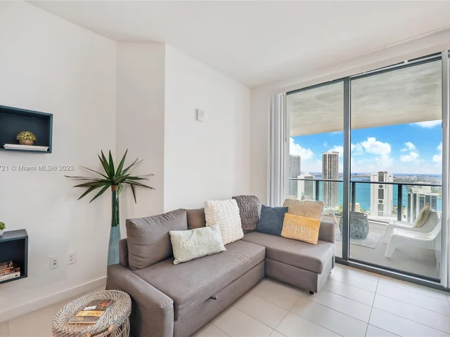 1600 NE 1st Ave # 3701, Miami FL 33132