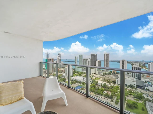 1600 NE 1st Ave # 3701, Miami FL 33132