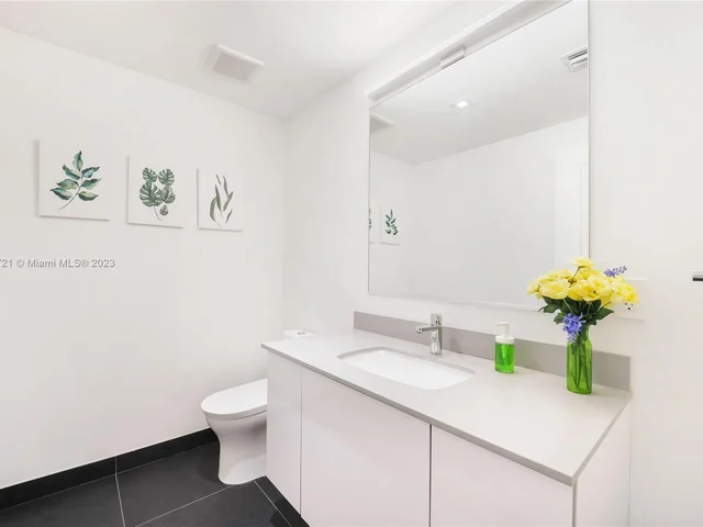 1600 NE 1st Ave # 3701, Miami FL 33132