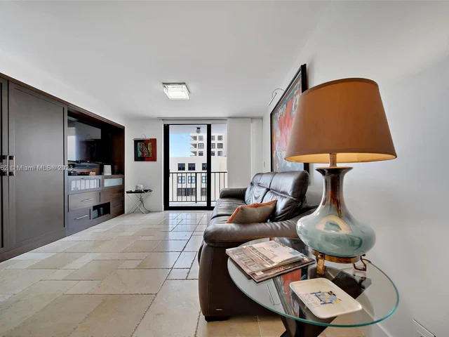 2625 Collins Ave # 402, Miami Beach FL 33140