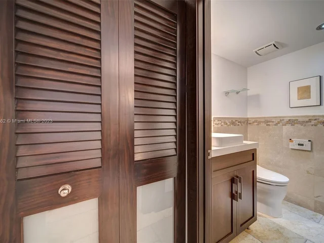 2625 Collins Ave # 402, Miami Beach FL 33140