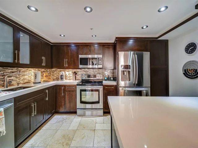 2625 Collins Ave # 402, Miami Beach FL 33140