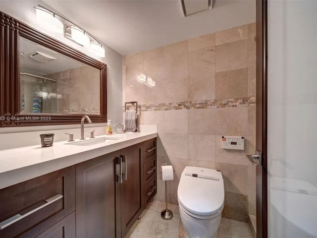 2625 Collins Ave # 402, Miami Beach FL 33140