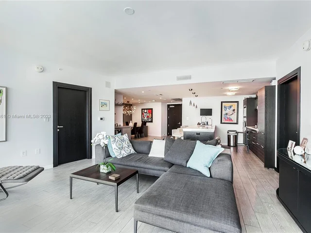 200 Biscayne Boulevard Way # 4307, Miami FL 33131