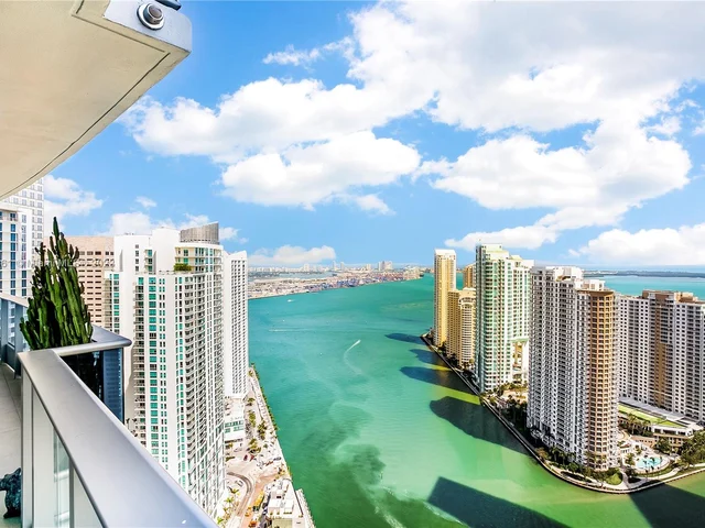 200 Biscayne Boulevard Way # 4307, Miami FL 33131