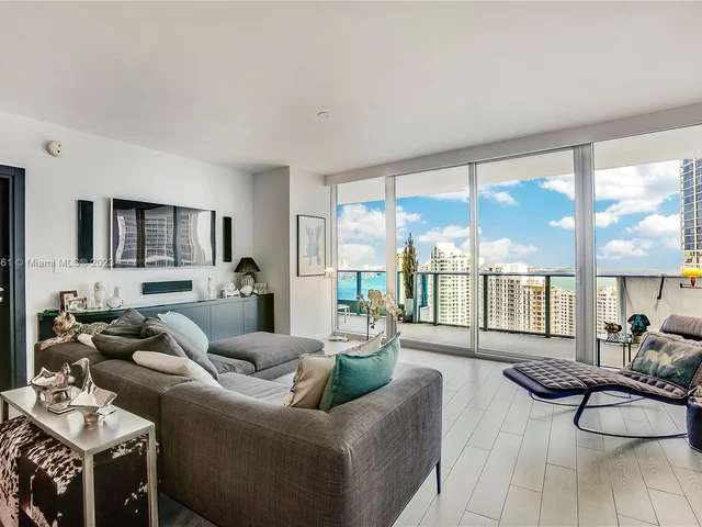 200 Biscayne Boulevard Way # 4307, Miami FL 33131