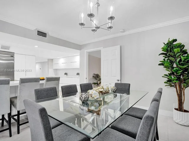 3251 N 37th St, Hollywood FL 33021