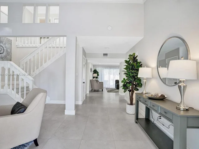 3251 N 37th St, Hollywood FL 33021