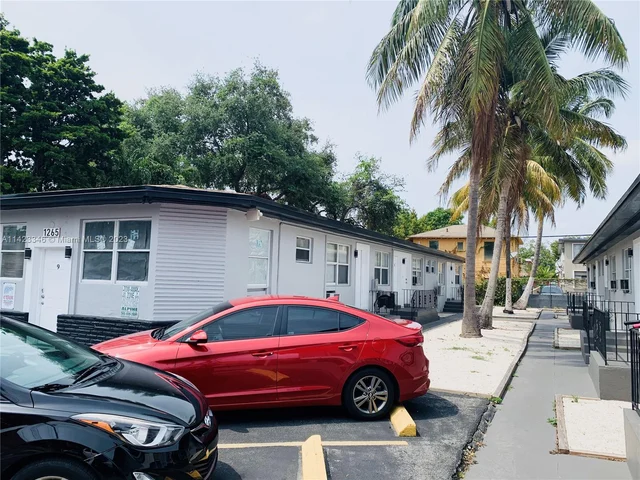 1265 SW 6th St # 15, Miami FL 33135