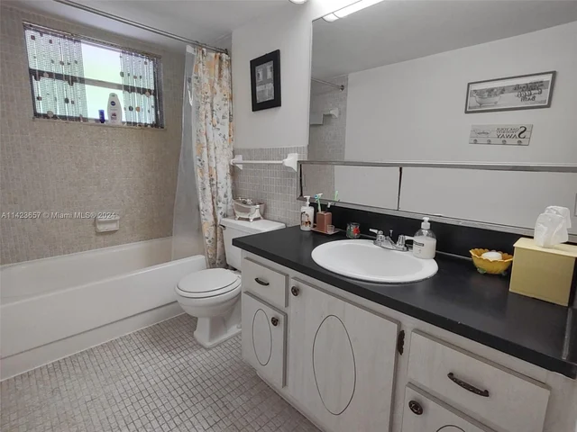 1710 NE 191st St # 3, Miami FL 33179