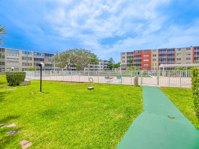 1710 NE 191st St # 3, Miami FL 33179