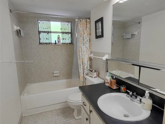 1710 NE 191st St # 3, Miami FL 33179