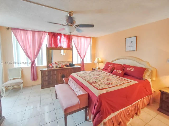 1710 NE 191st St # 3, Miami FL 33179