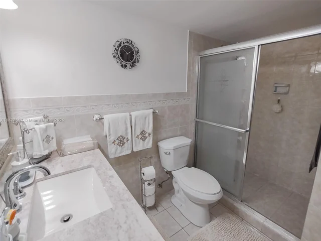 1710 NE 191st St # 3, Miami FL 33179