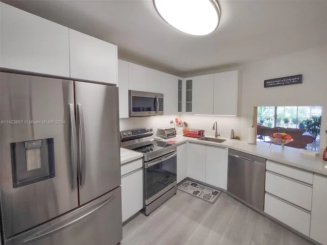 1710 NE 191st St # 3, Miami FL 33179