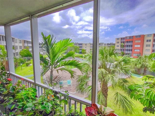 1710 NE 191st St # 3, Miami FL 33179