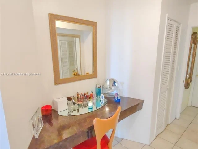 1710 NE 191st St # 3, Miami FL 33179